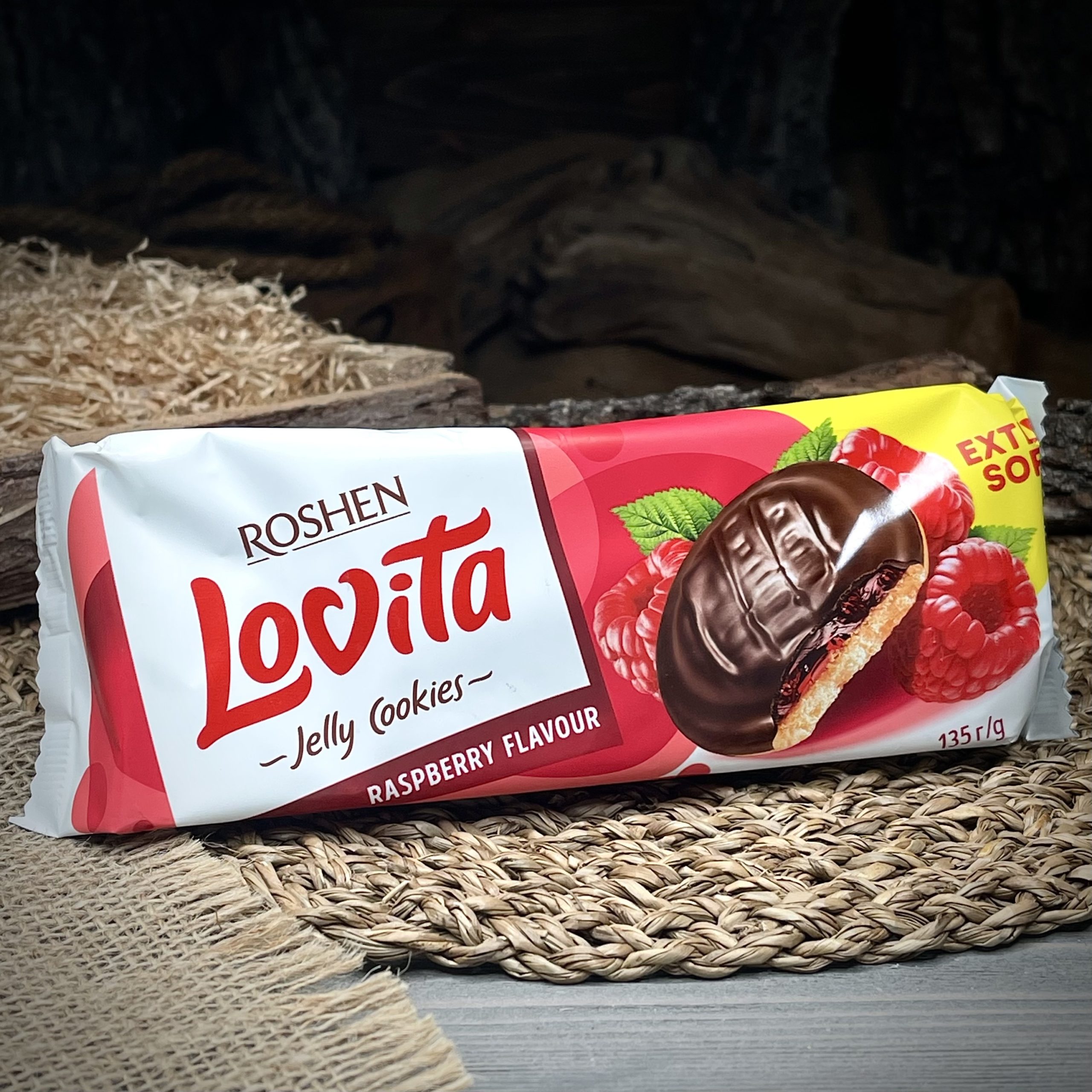 Печенье с малиновой начинкой "Lovita"