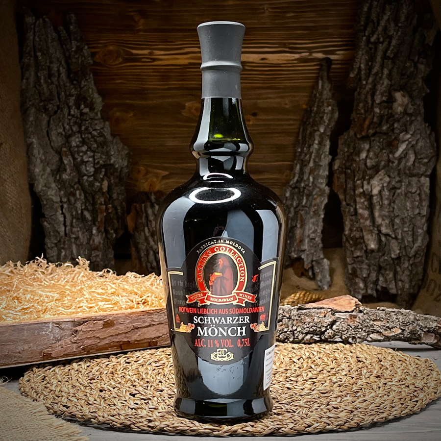 Вино красное полусладкое "Schwarzer Monch"
