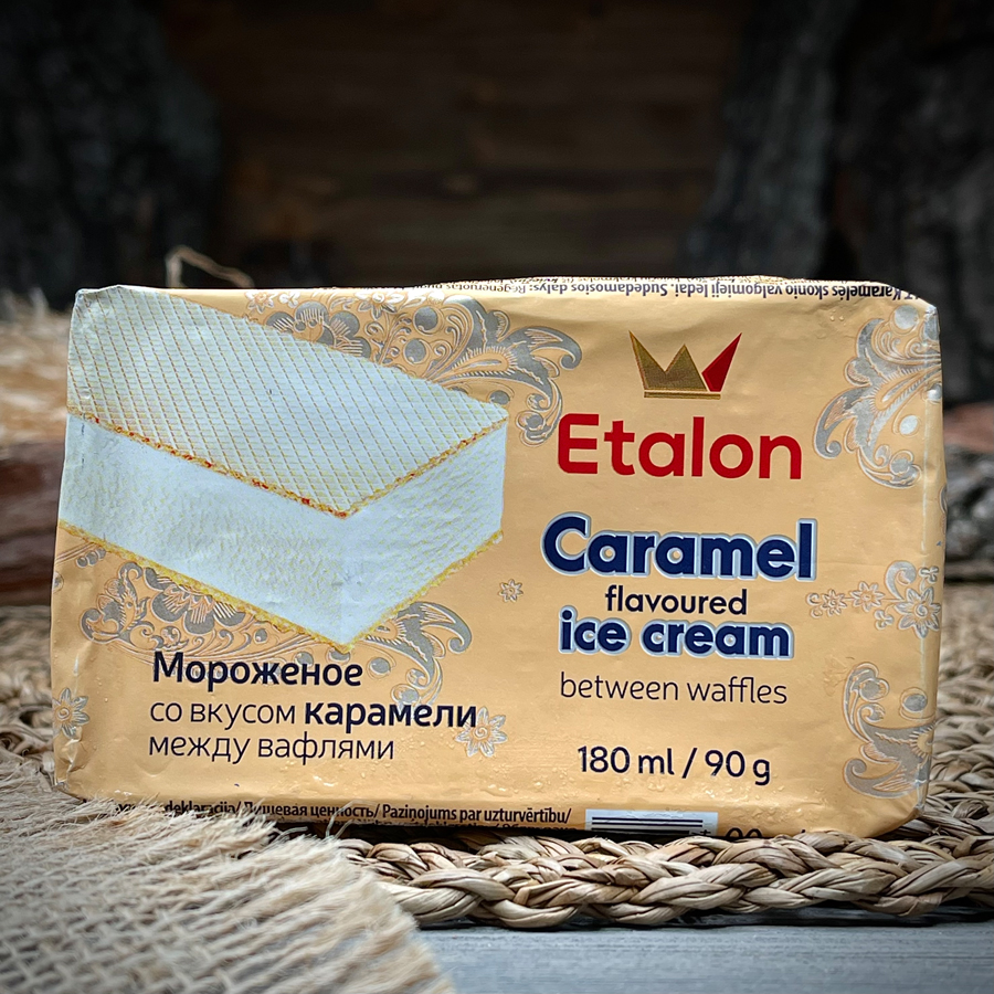 Мороженое со вкусом карамели с вафлями "Etalon"